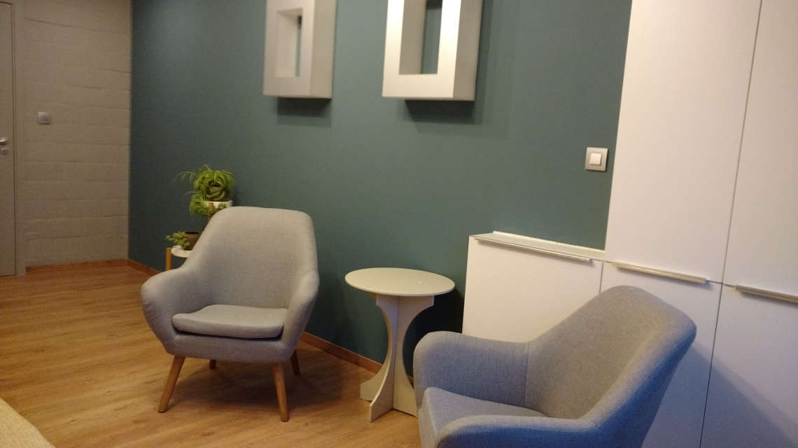 Foto van de praktijkruimte van Psycholoog Daphne Steenbeke